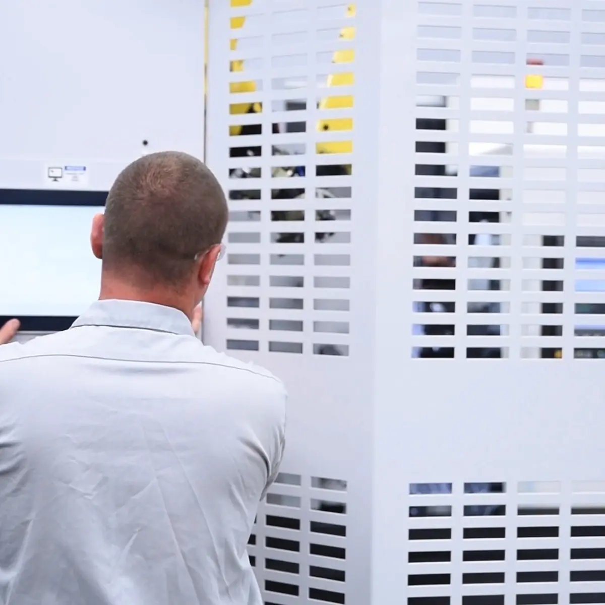 AWR-FLEXSERIES-UNITWITHOPERATOR-RESIZED1200x1200 AWR-FLEXSERIES-UNITWITHOPERATOR-RESIZED1200x1200