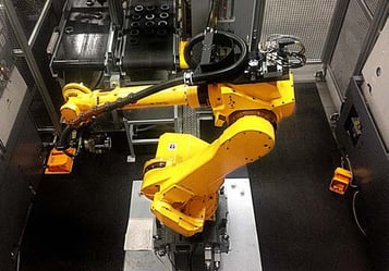 FANUC Robot with three-jaw gripper