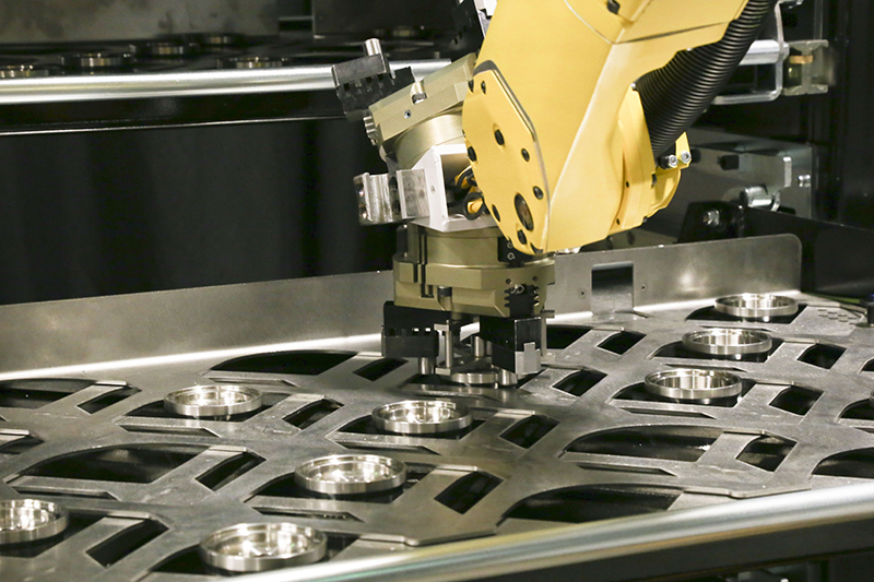 uberørt Tilslutte dagsorden How Robotic Machine Tending Makes Automation Possible for any CNC Shop